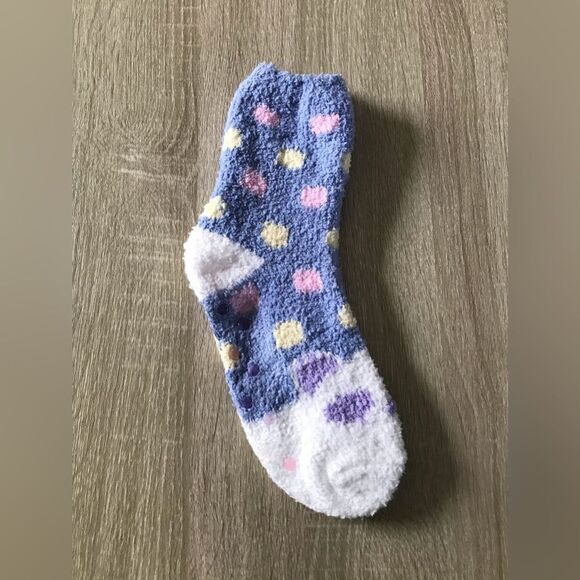 NWT … PASSAGE “Shoe Sizes: 5-10” Cozy Socks - Picture 2 of 4